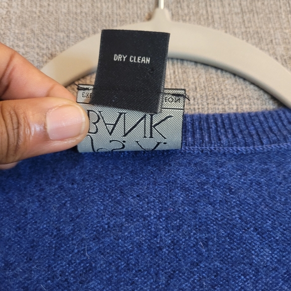 Jos. A. Bank Executive Collection Blue Cashmere Sweater Size Medium - Picture 4 of 4